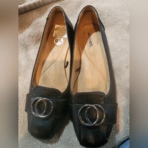 Wilson Black Women's Flats with Silver Accents 9.5
